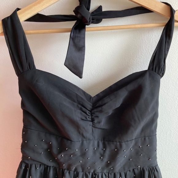 Guess Tutu Black Dress w a Sweetheart Neckline w bead details - Picture 3 of 4